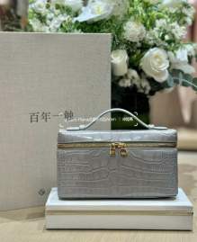 Picture of Loro Piana Handbags _SKUfw237321524fw